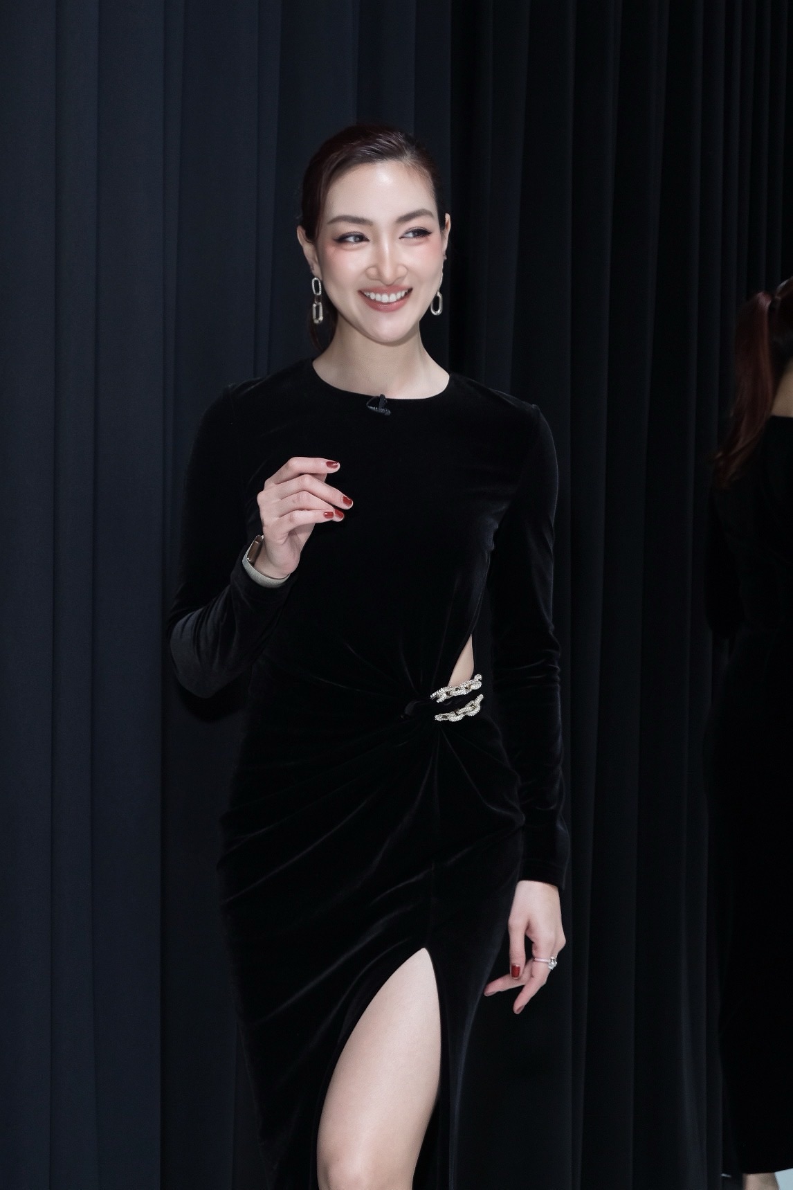 ภาพลูกค้าใส่ชุดจากร้าน 7